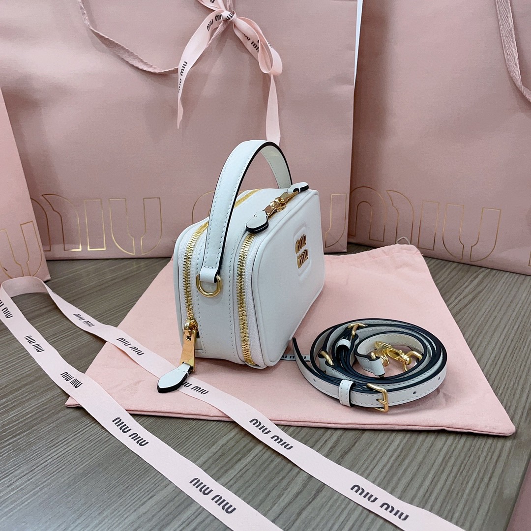 Miu Miu 5BH229 leather bag white M1