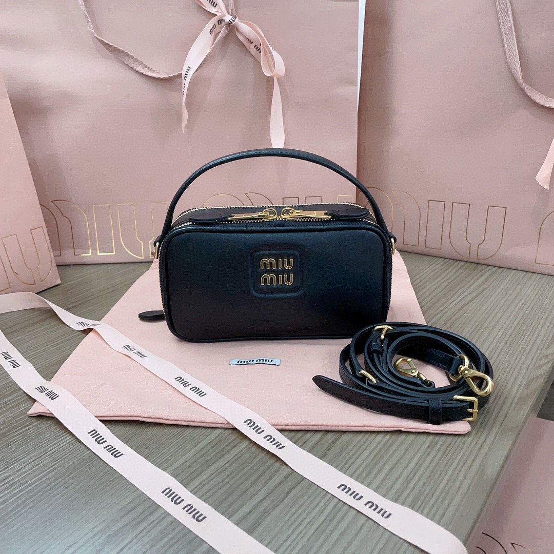 Miu Miu 5BH229 leather bag black M1