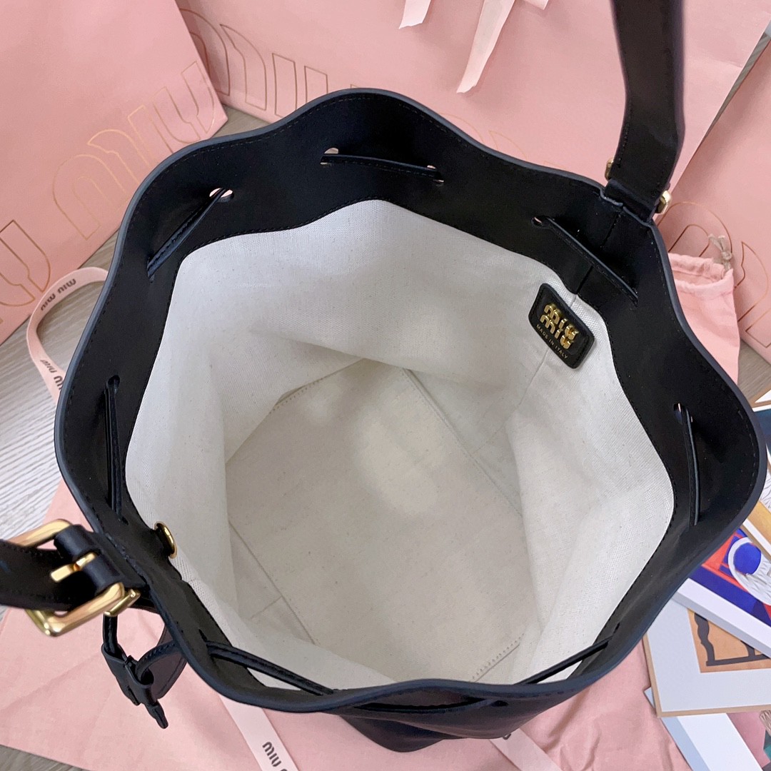 Miu Miu leather bucket bag black 5BE089_2CRM_F0002_V_OOO M1