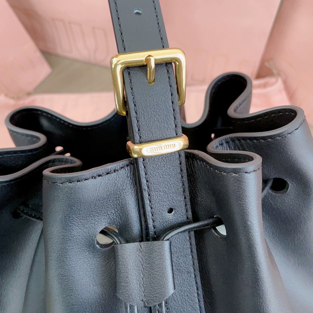 Miu Miu leather bucket bag black 5BE089_2CRM_F0002_V_OOO M1