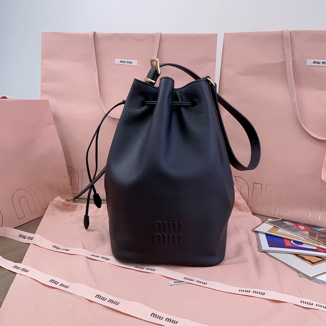 Miu Miu leather bucket bag black 5BE089_2CRM_F0002_V_OOO M1