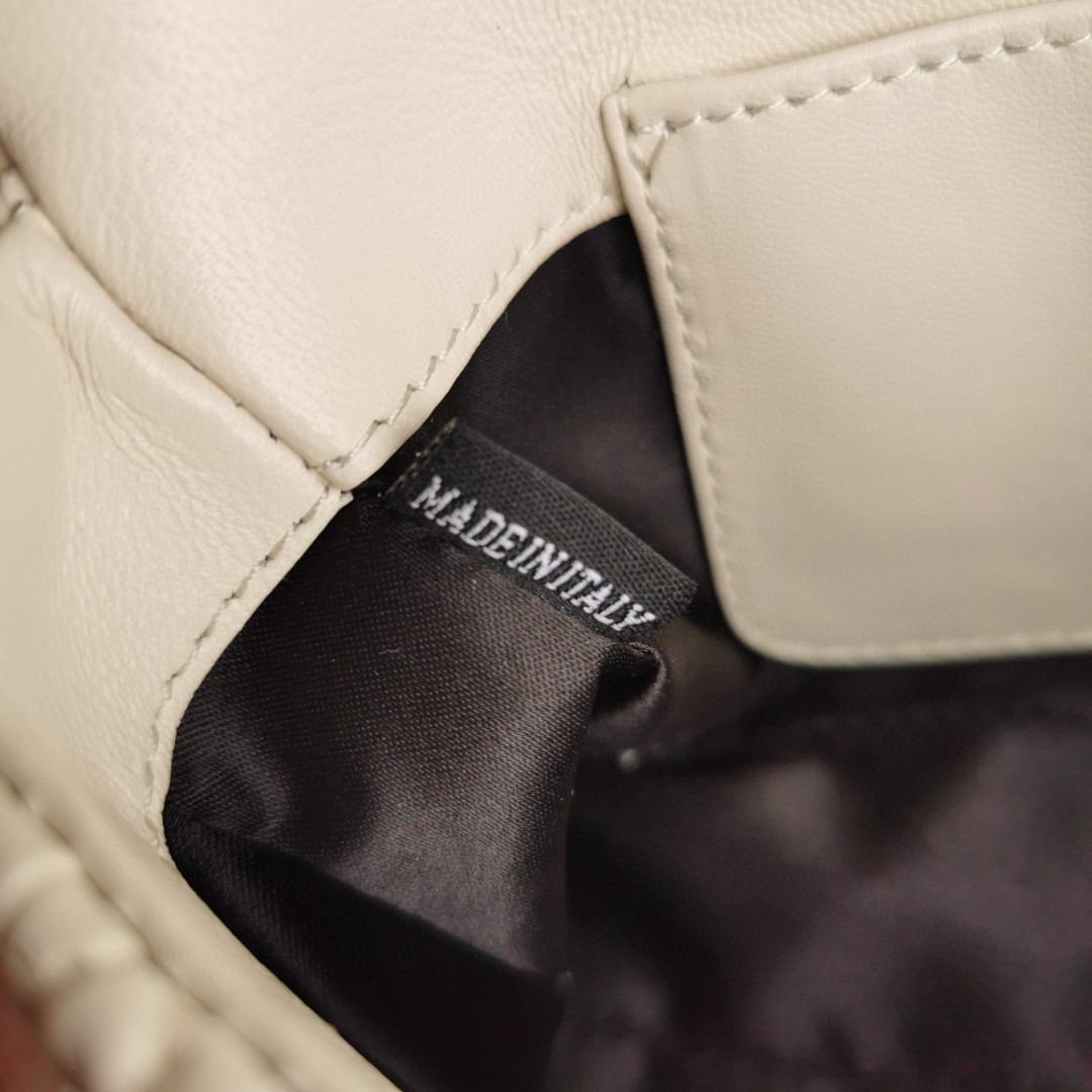 Miu Miu 5BD417 white leather shoulder bag M1