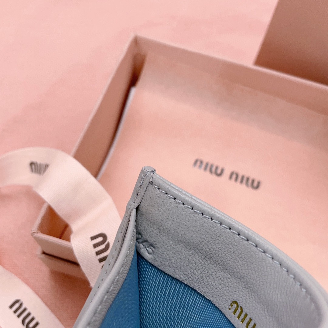 Miu Miu Matelassé nappa leather card holder 5MC076_2FPP_F0591 cornflower M1.