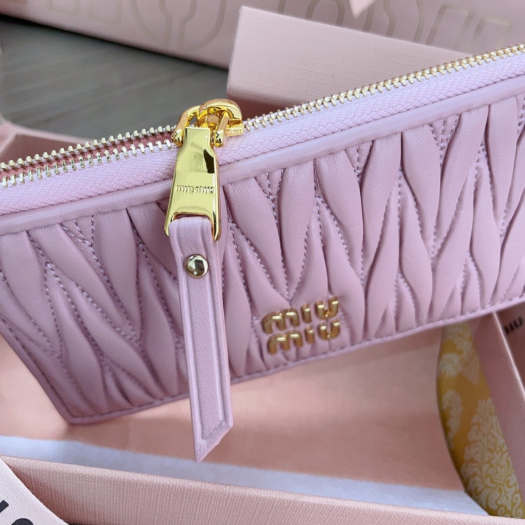 Miu Miu Matelassé nappa leather envelope wallet 5MB006 Alabaster Pink M1