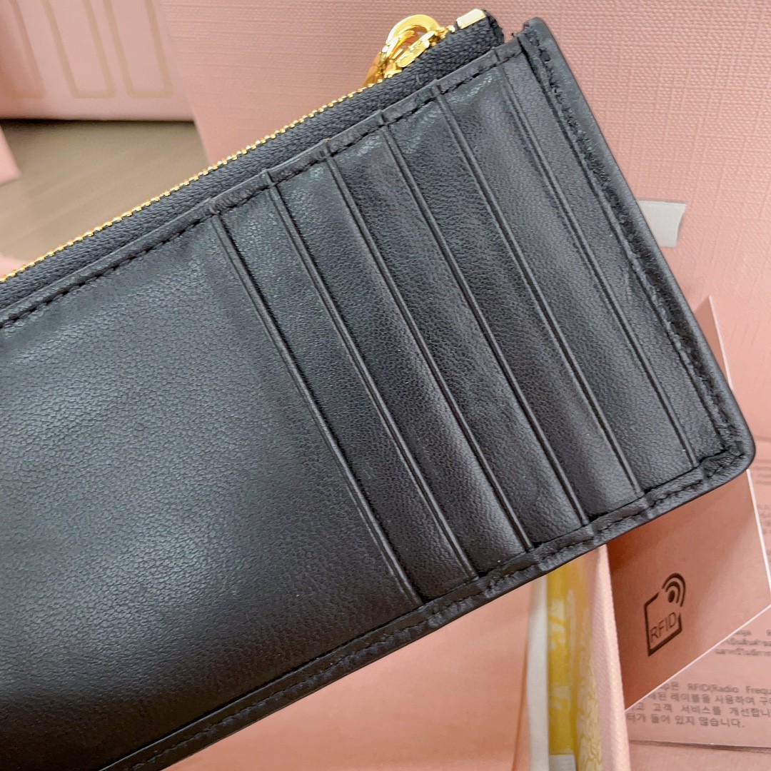 Miu Miu Matelassé nappa leather envelope wallet 5MB006 black M1