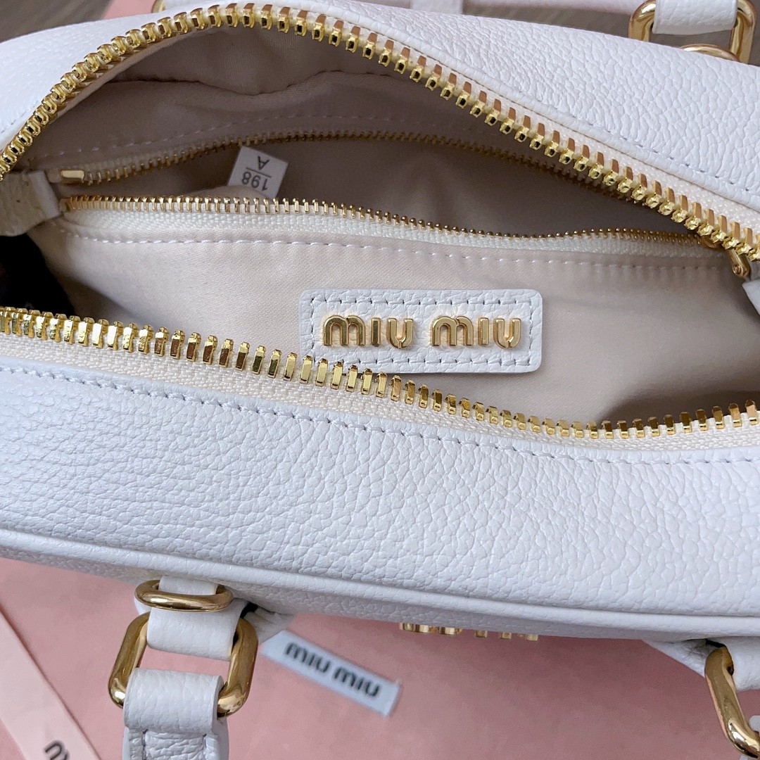 Miu Miu matelasse leather bag 5BB142 white M1