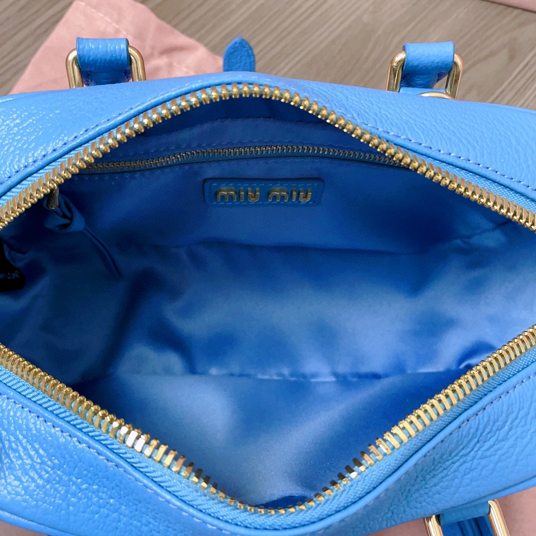 Miu Miu matelasse leather bag 5BB142 blue M1