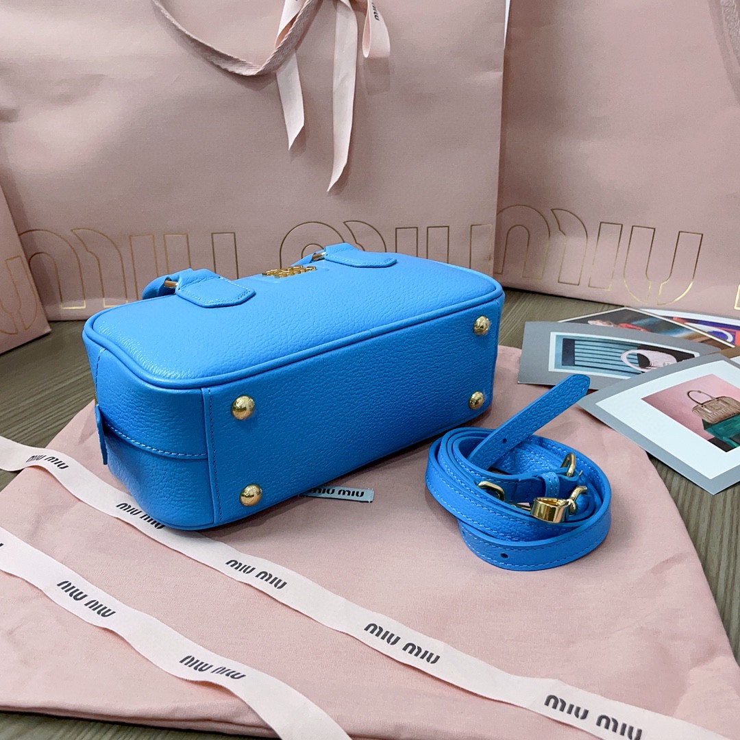 Miu Miu matelasse leather bag 5BB142 blue M1