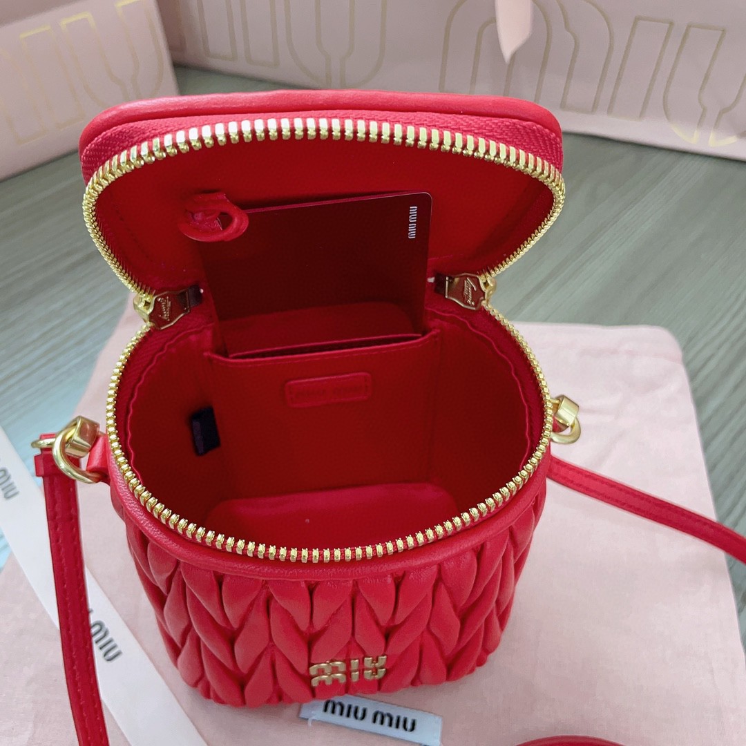 Miu Miu Matelassé nappa leather micro bag 5NR018_2FPP_F0011 Red M1