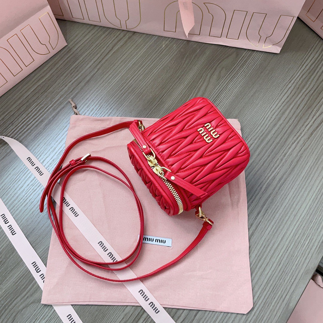 Miu Miu Matelassé nappa leather micro bag 5NR018_2FPP_F0011 Red M1