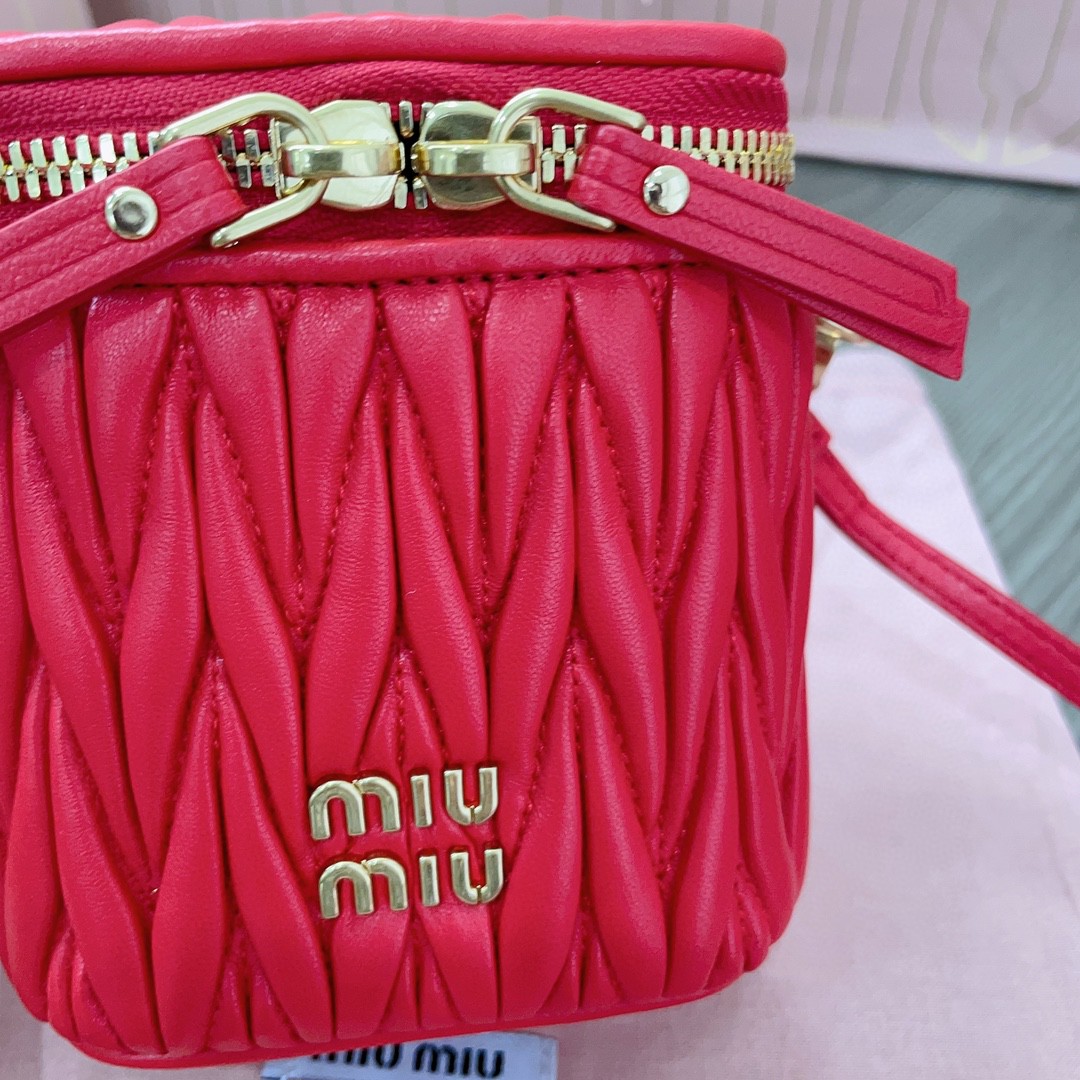 Miu Miu Matelassé nappa leather micro bag 5NR018_2FPP_F0011 Red M1