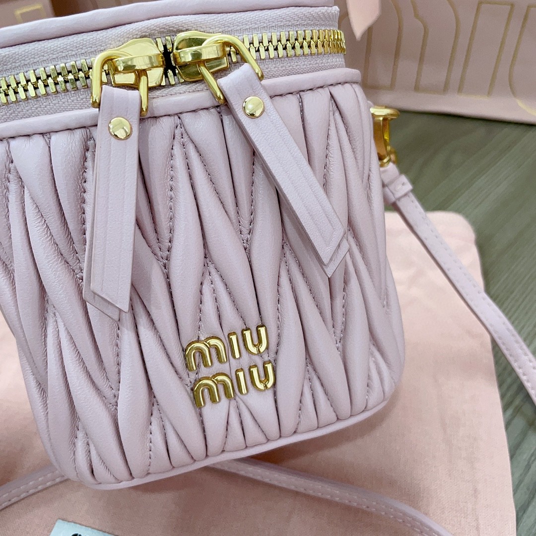 Miu Miu Matelassé nappa leather micro bag 5NR018_2FPP_F0E18 Alabaster Pink M1
