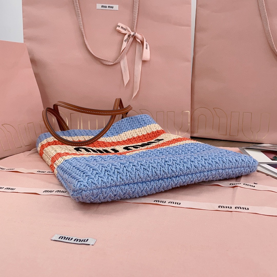 Miu Miu Crochet tote bag 5BG248_2DO3_F0O8A_V_ORO Tan / Light Blue M1
