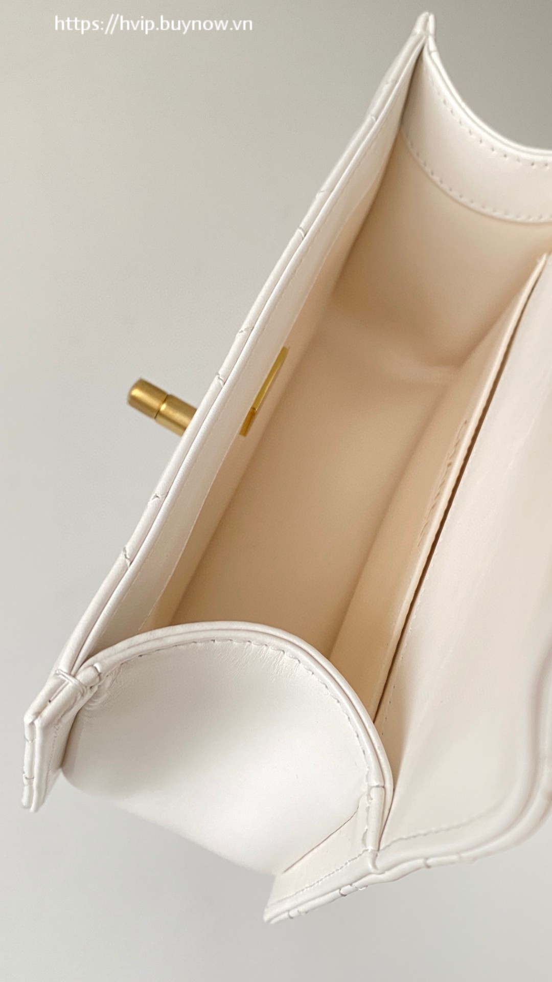 Chanel leather flap bag