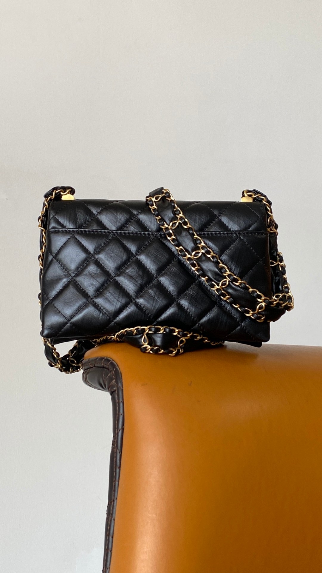 Chanel 23k medium shoulder leather bag