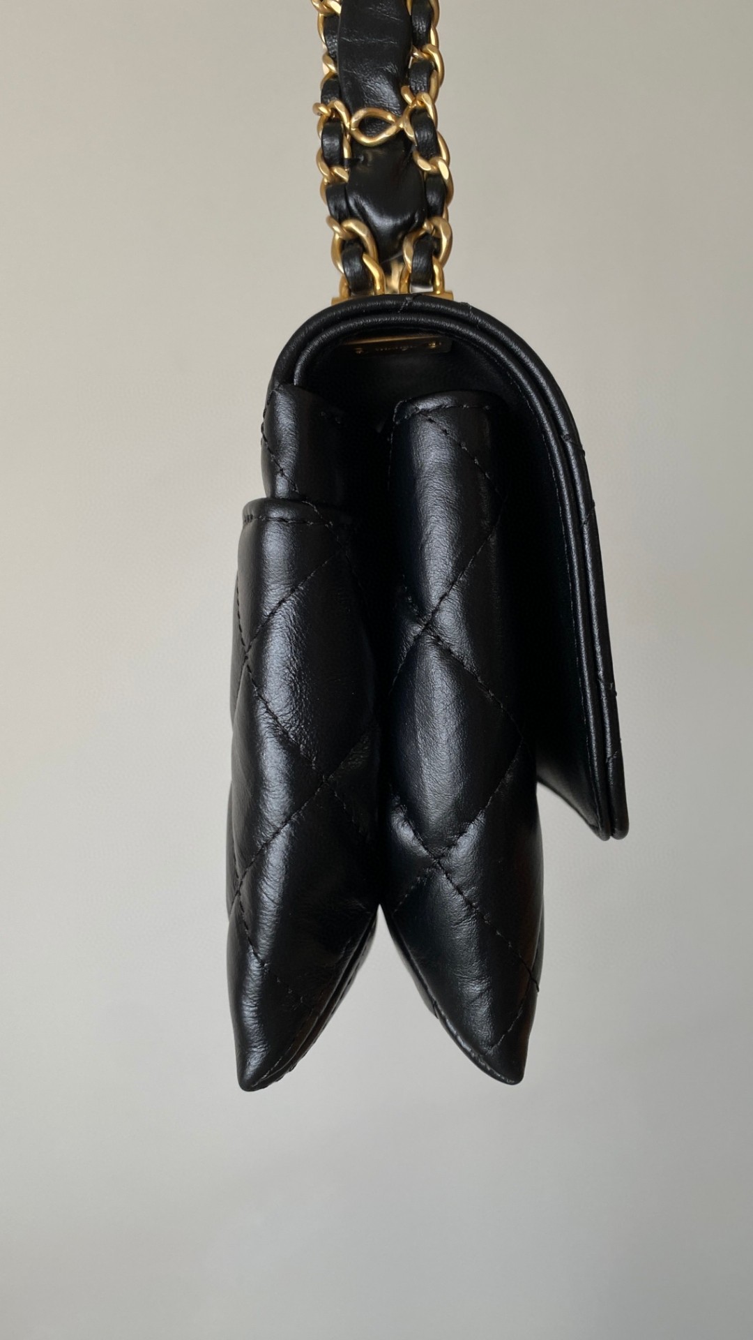 Chanel 23k medium shoulder leather bag