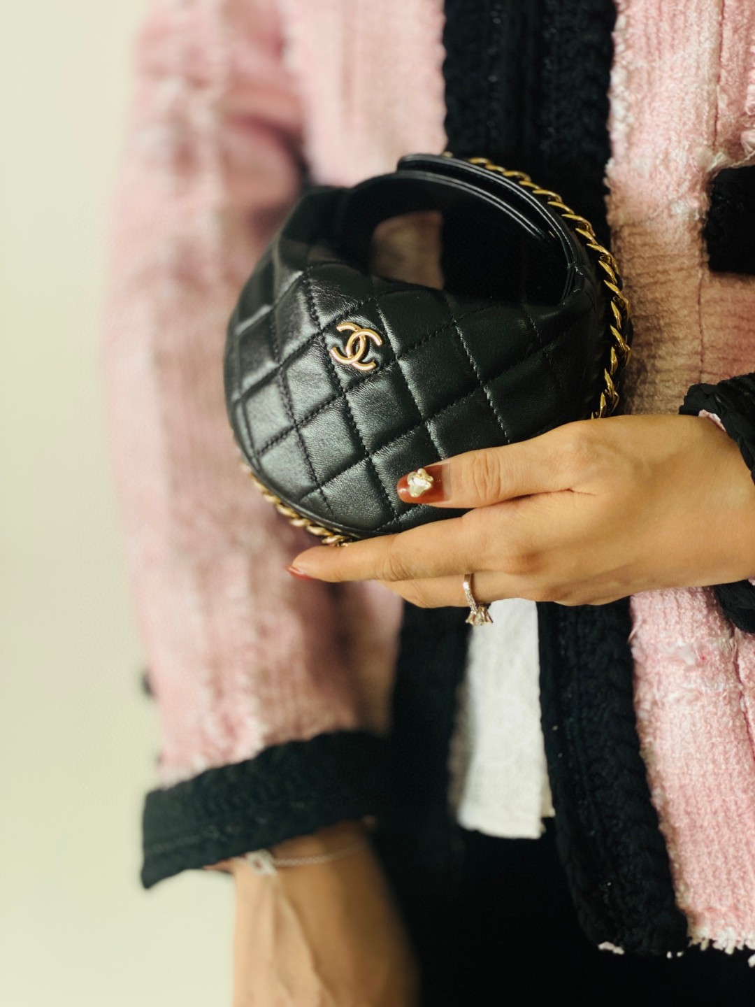 Chanel 23c pouch mini