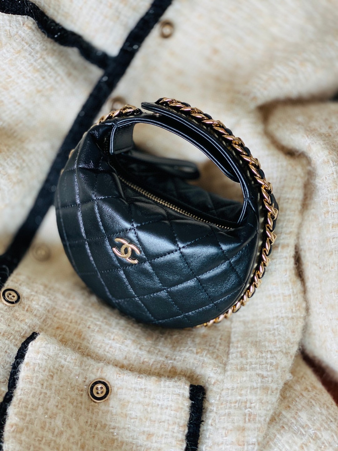 Chanel 23c pouch mini