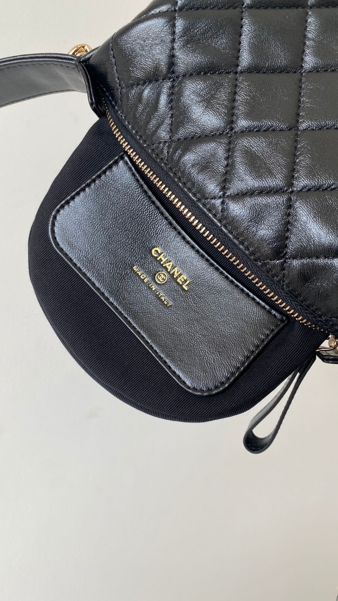 Chanel 23c pouch mini