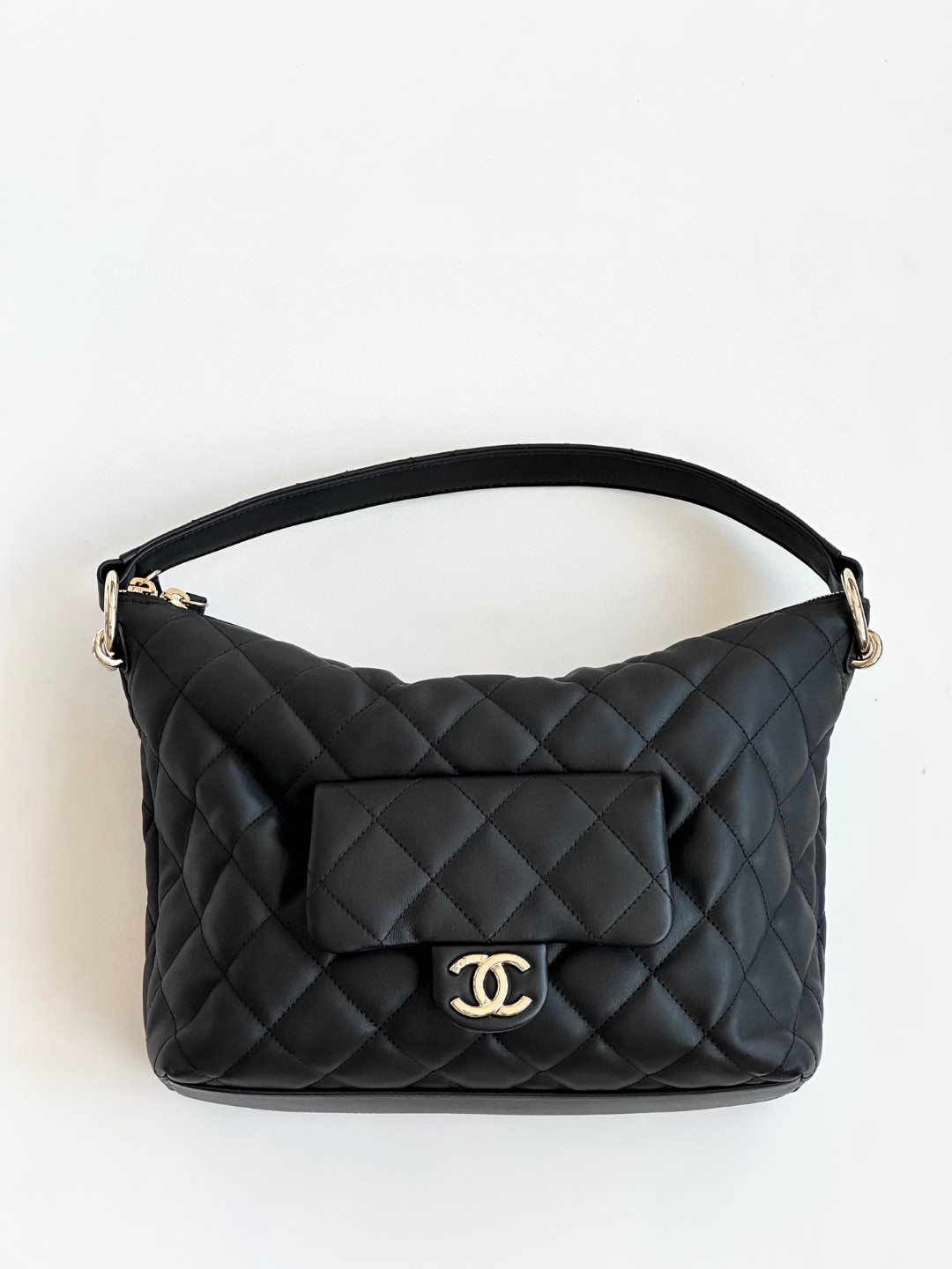Chanel hobo black leather bag 2024