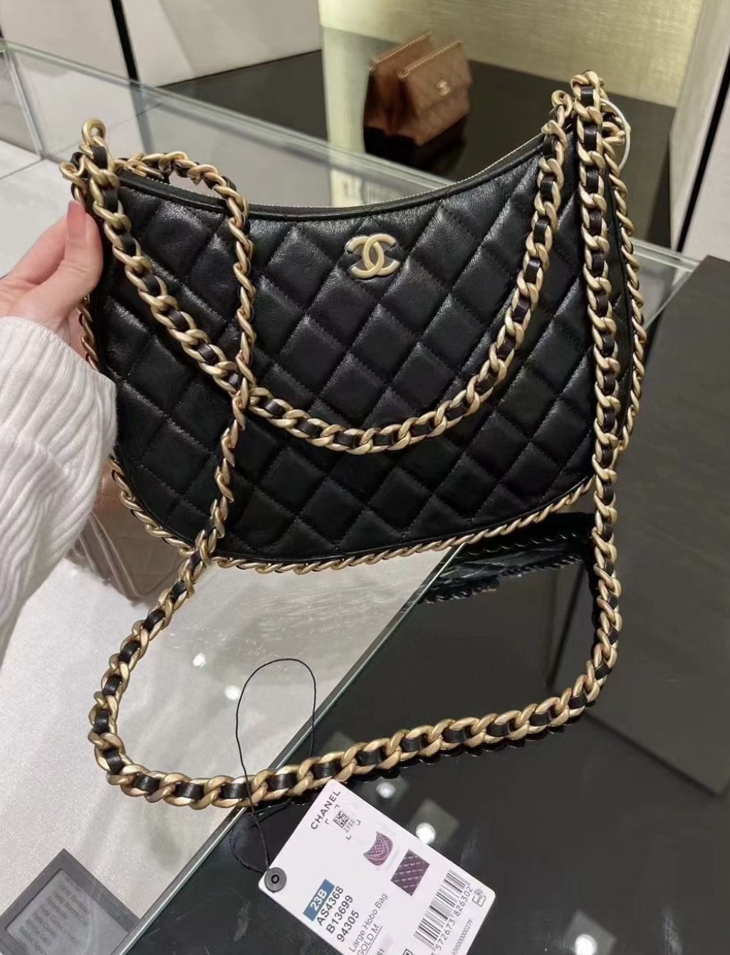 Chanel hobo black leather bag 2024