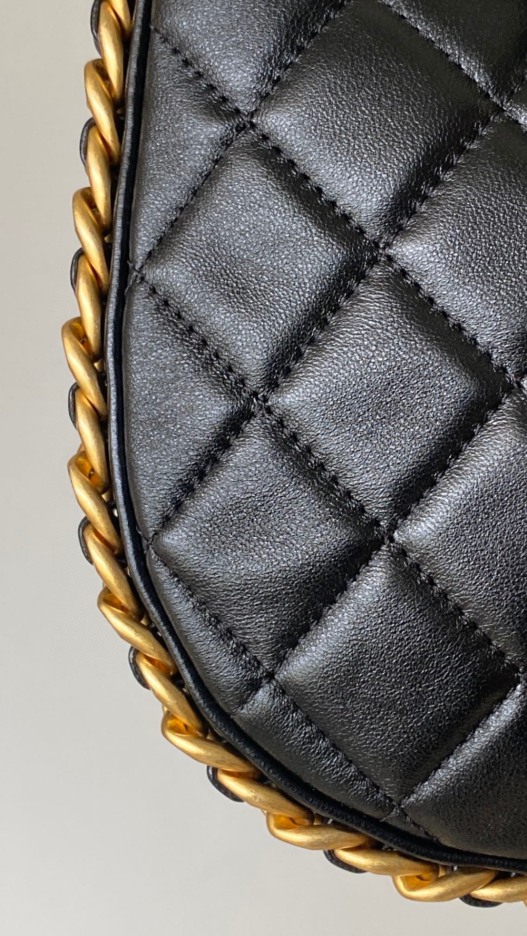 Chanel hobo black leather bag 2024