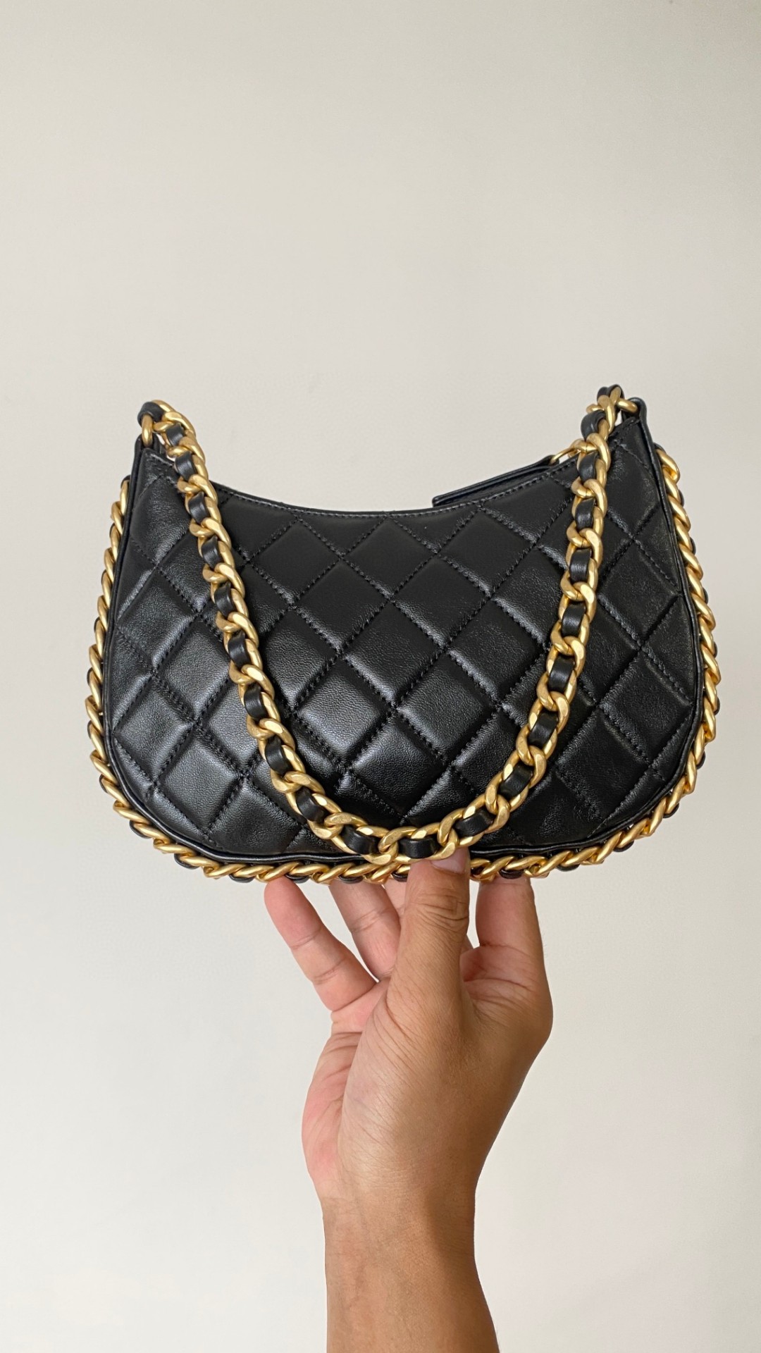 Chanel hobo black leather bag 2024