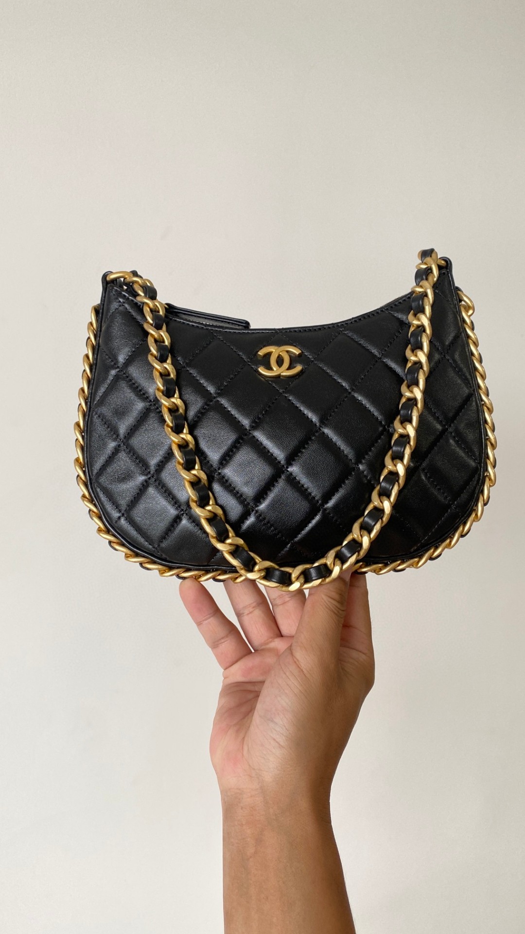 Chanel hobo black leather bag 2024