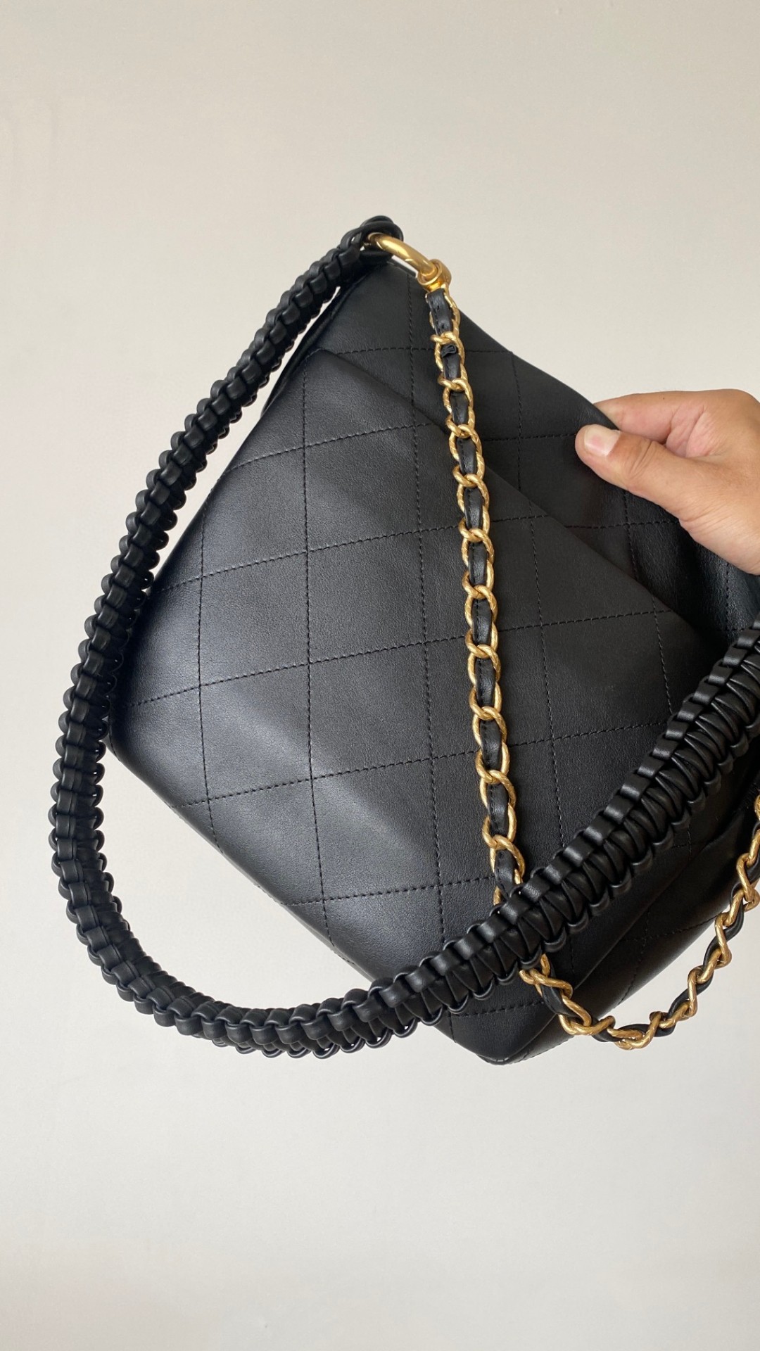 Chanel tote black leather bag