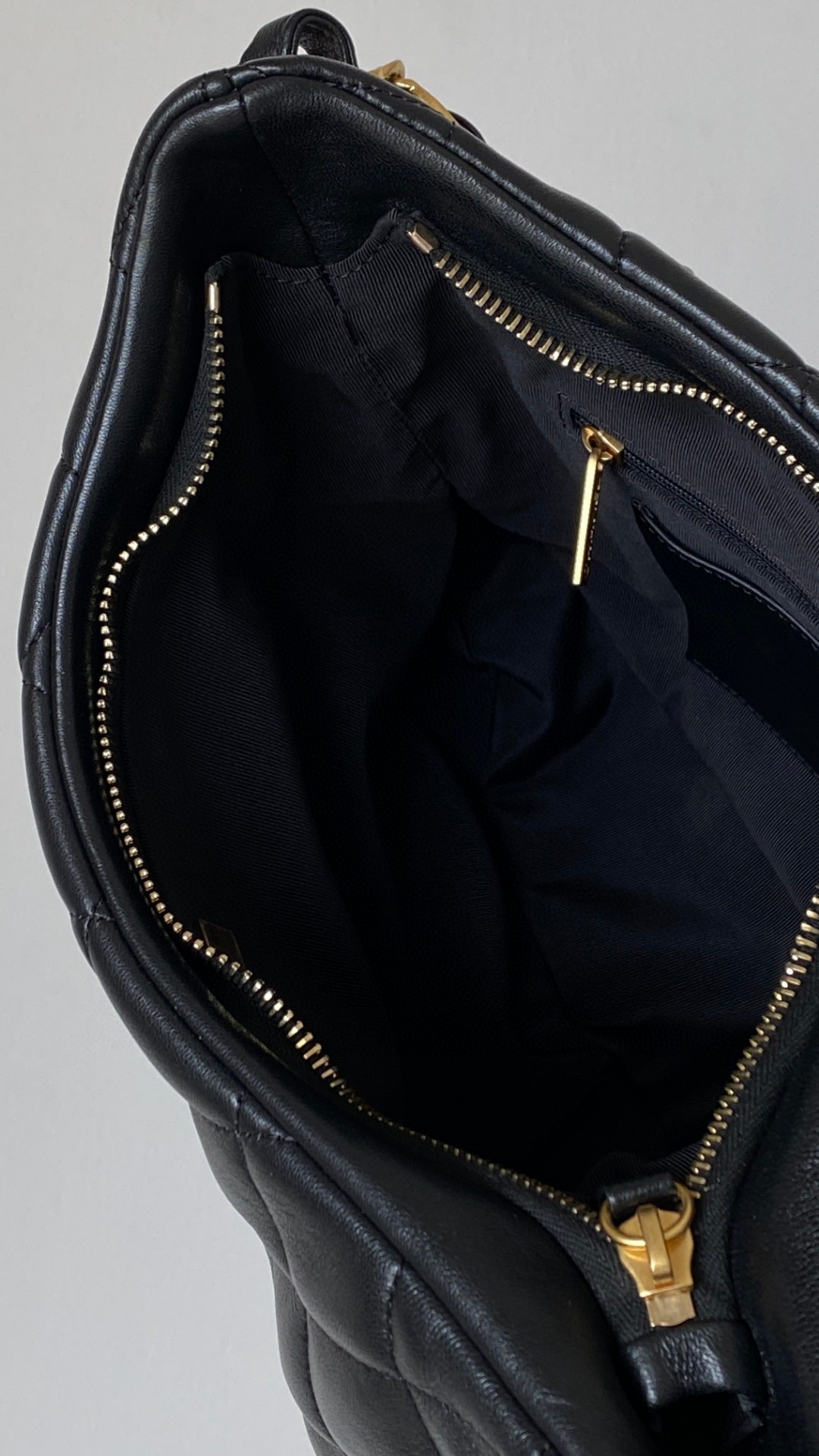 Chanel hobo bag medium black leather