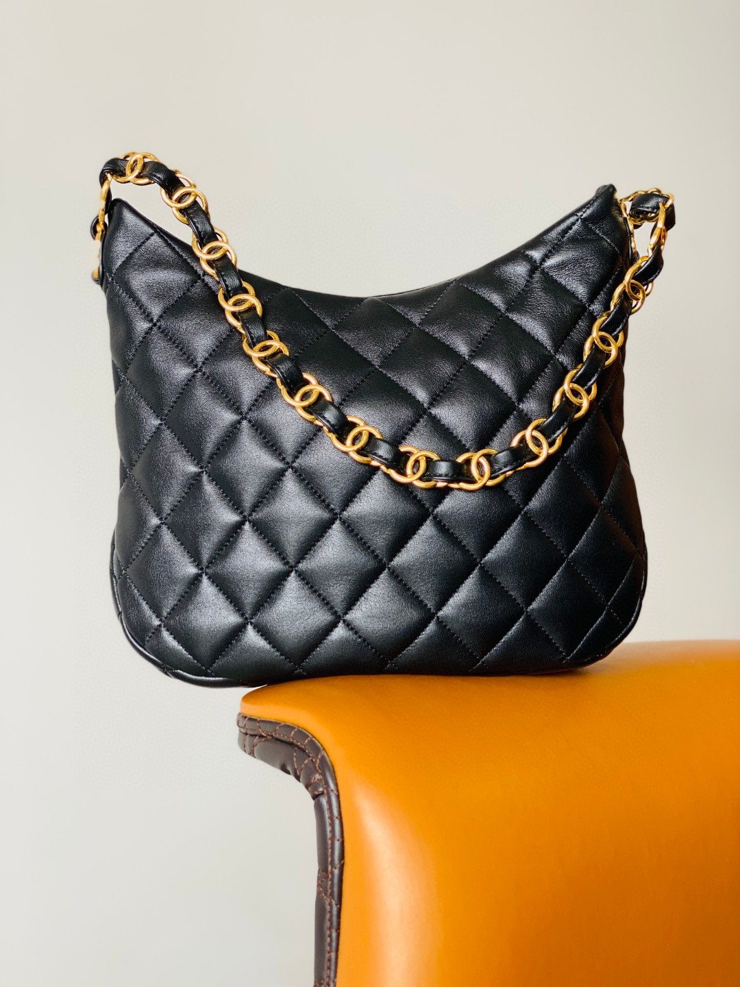 Chanel hobo bag medium black leather