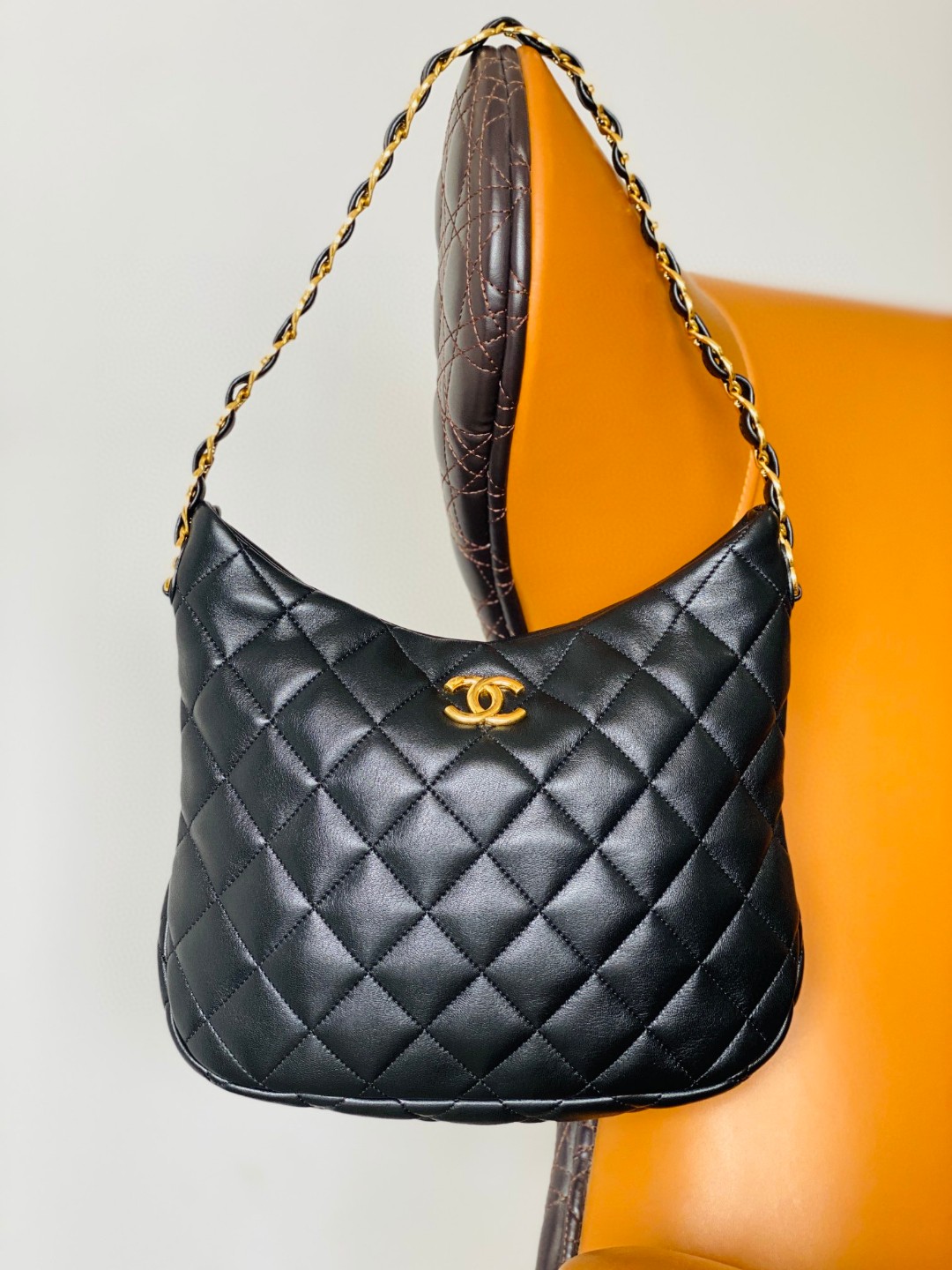Chanel hobo bag medium black leather