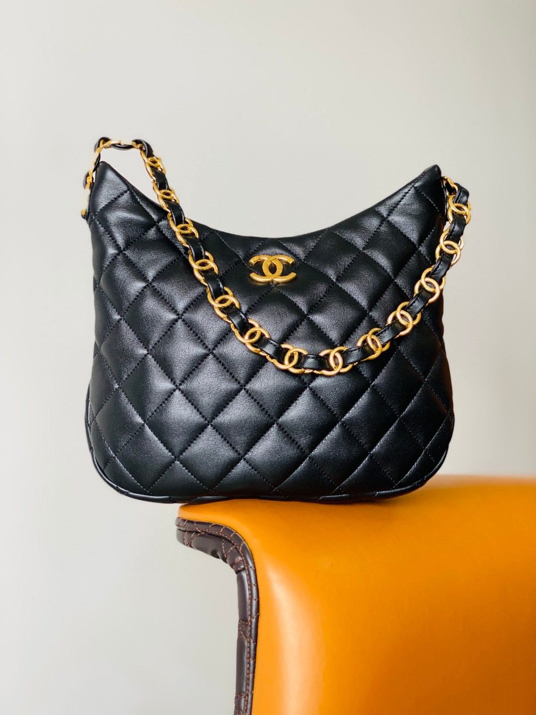 Chanel hobo bag medium black leather