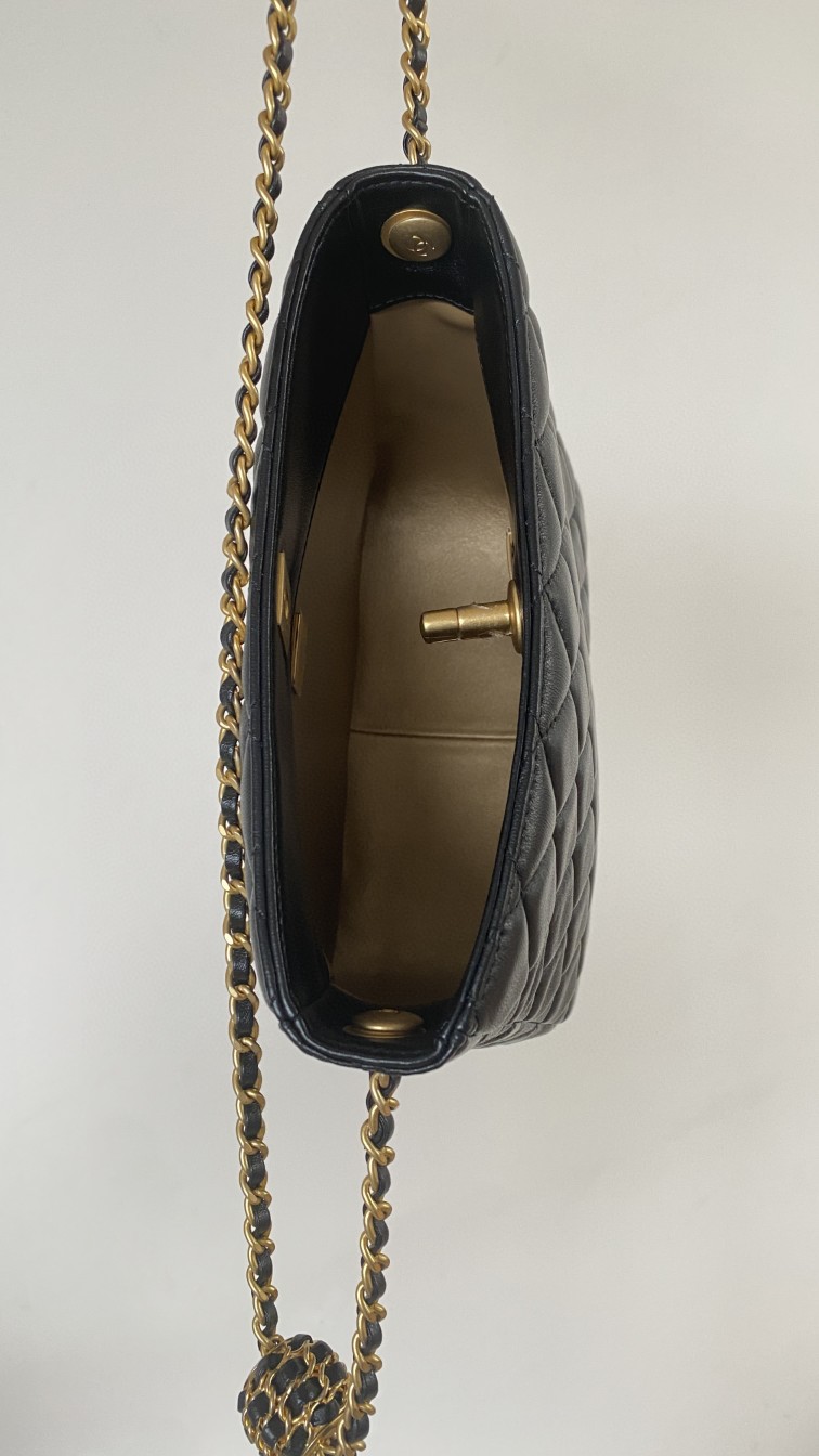 Chanel tote bag black leather