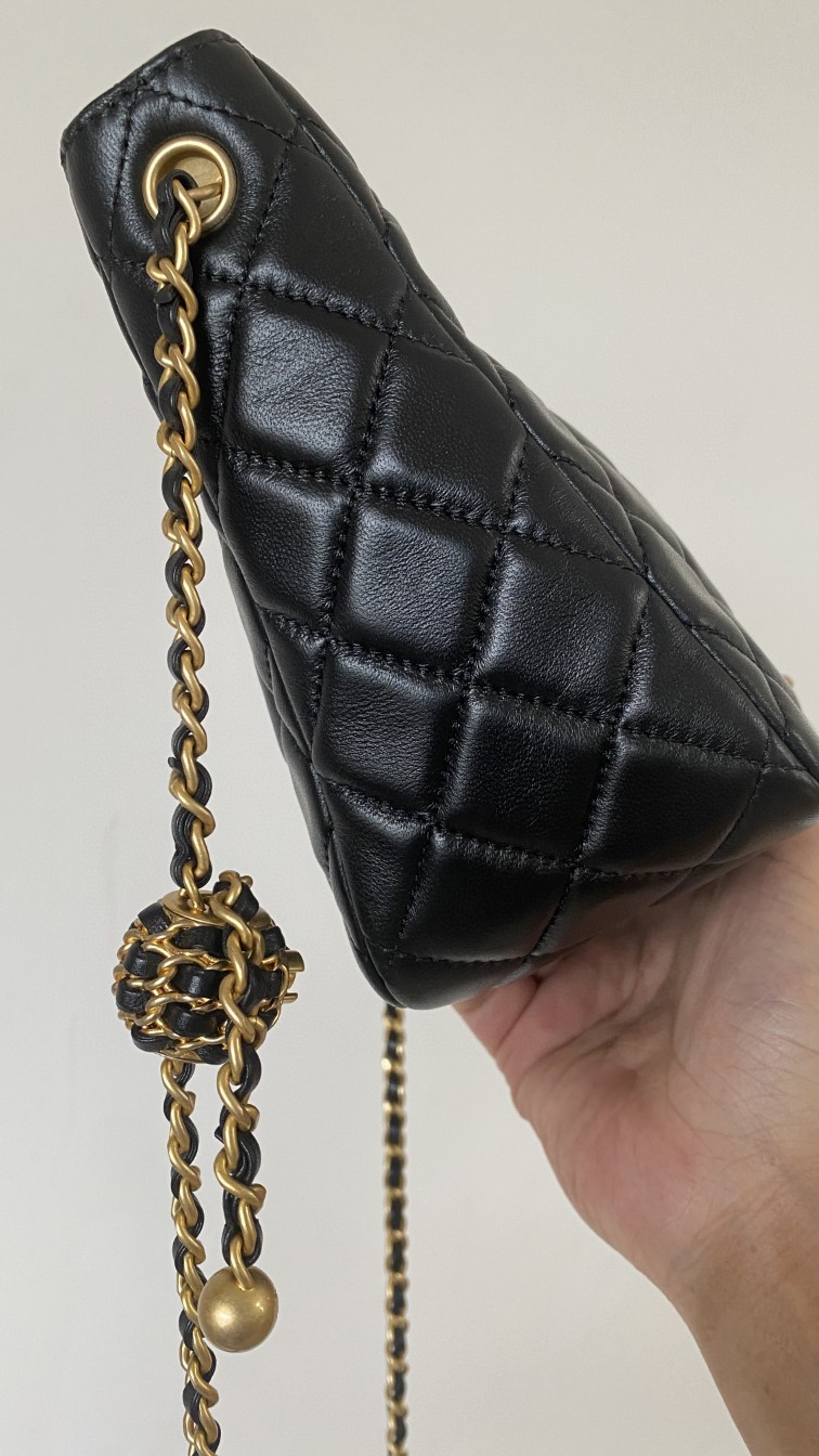 Chanel tote bag black leather