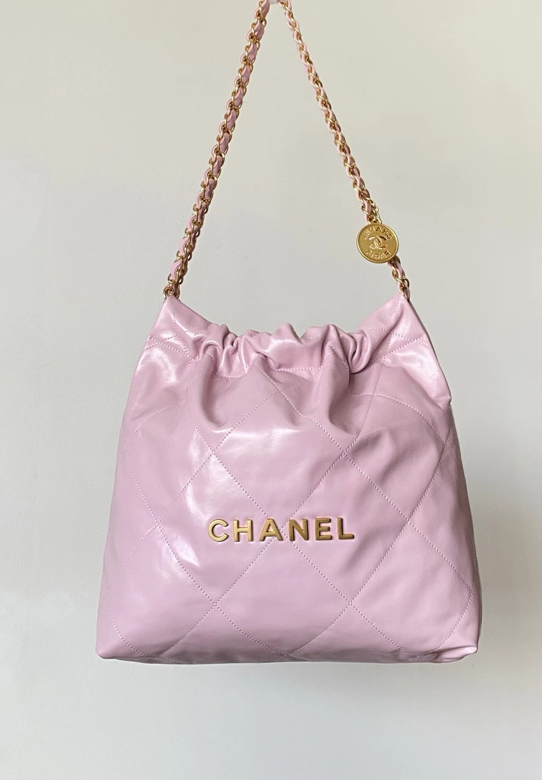 Chanel 22 pink leather bag