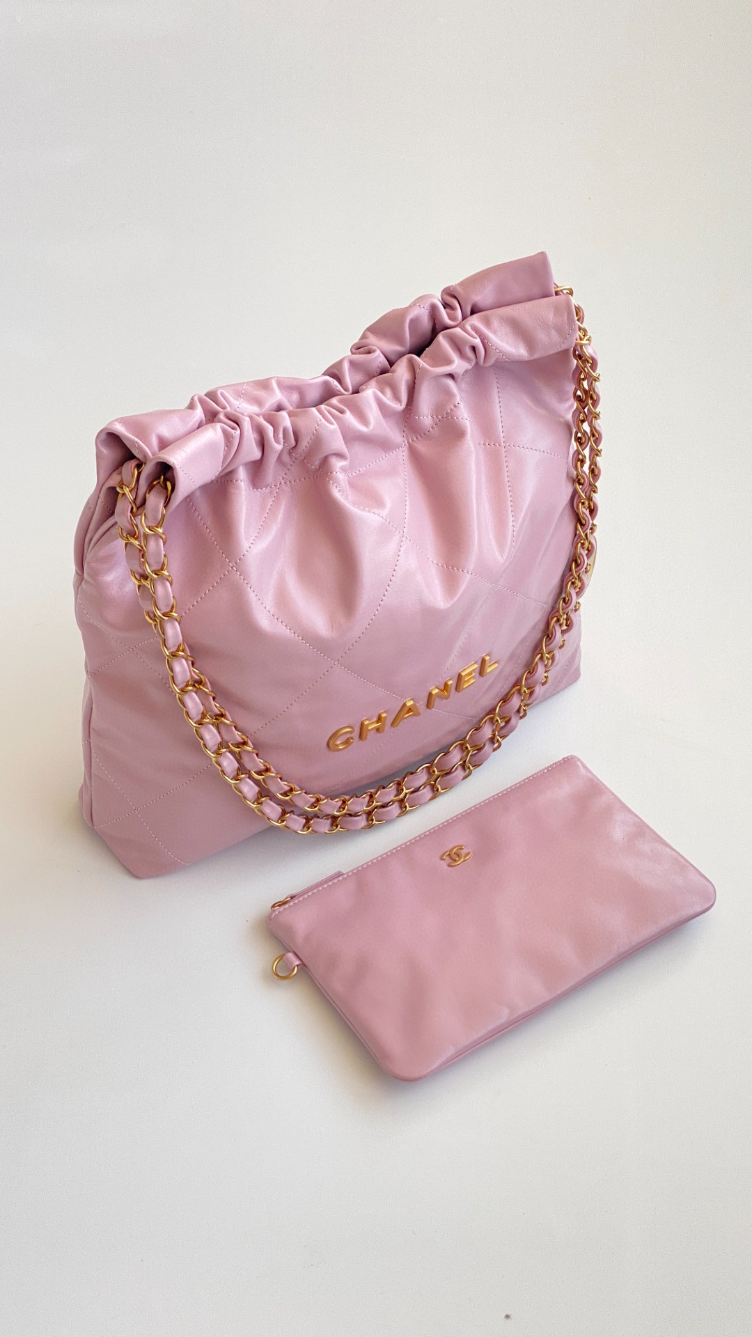 Chanel 22 pink leather bag