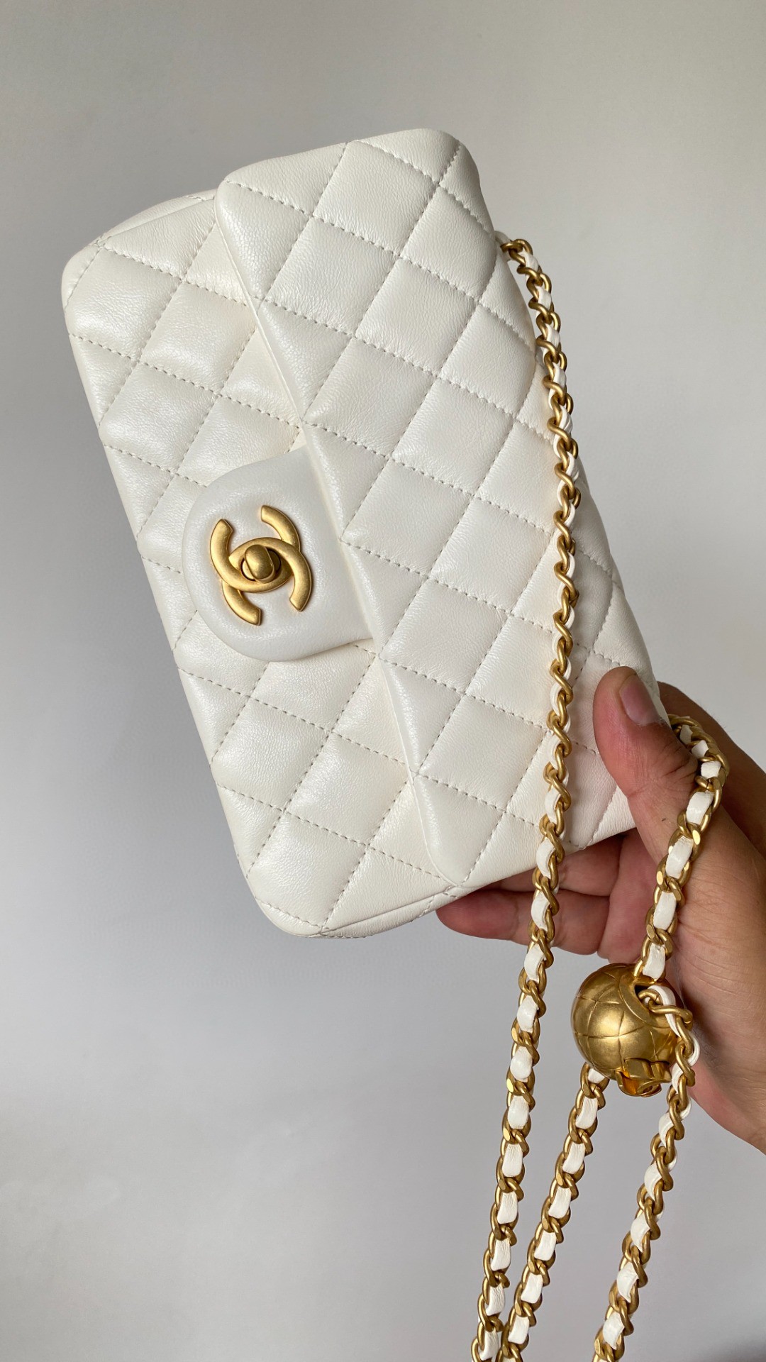 Chanel flap leather bag