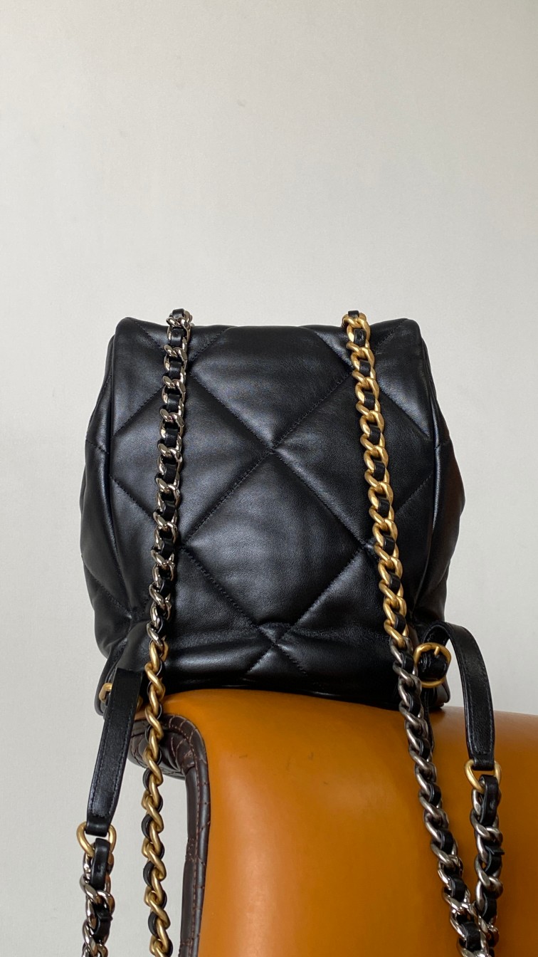 Chanel 19 Duma backpack black leather
