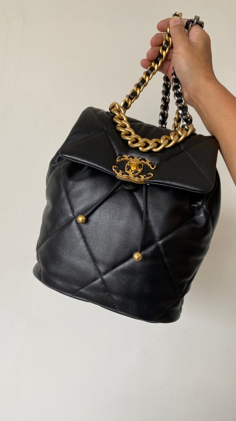 Chanel 19 Duma backpack black leather