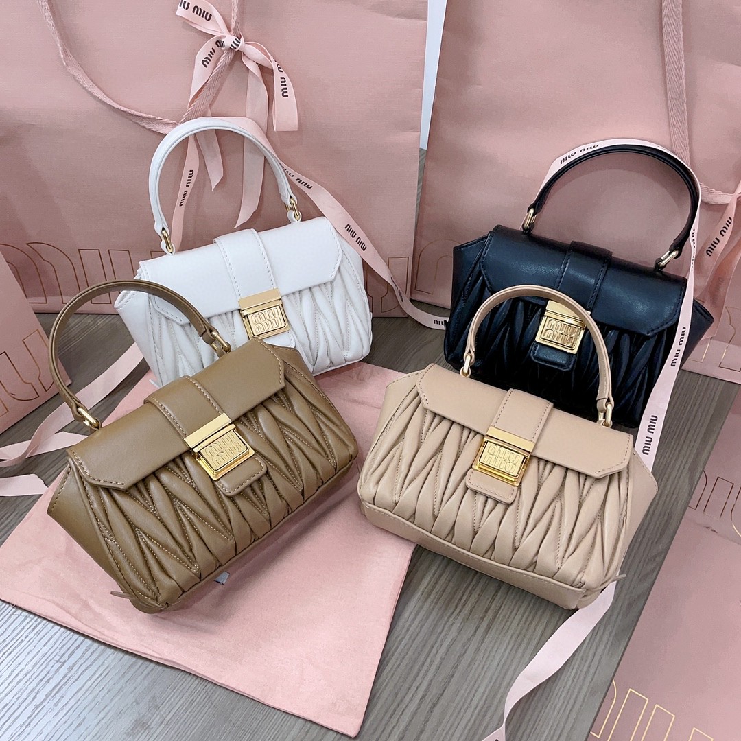 Miu Miu white matelassé nappa leather 5BP083