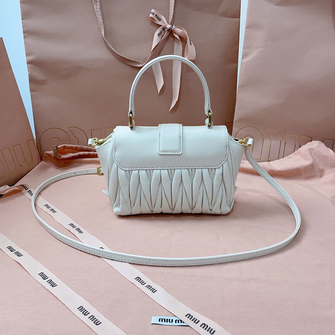 Miu Miu white matelassé nappa leather 5BP083