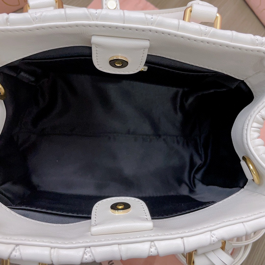 Miu Miu matelassé nappa leather handbag white 5BA259