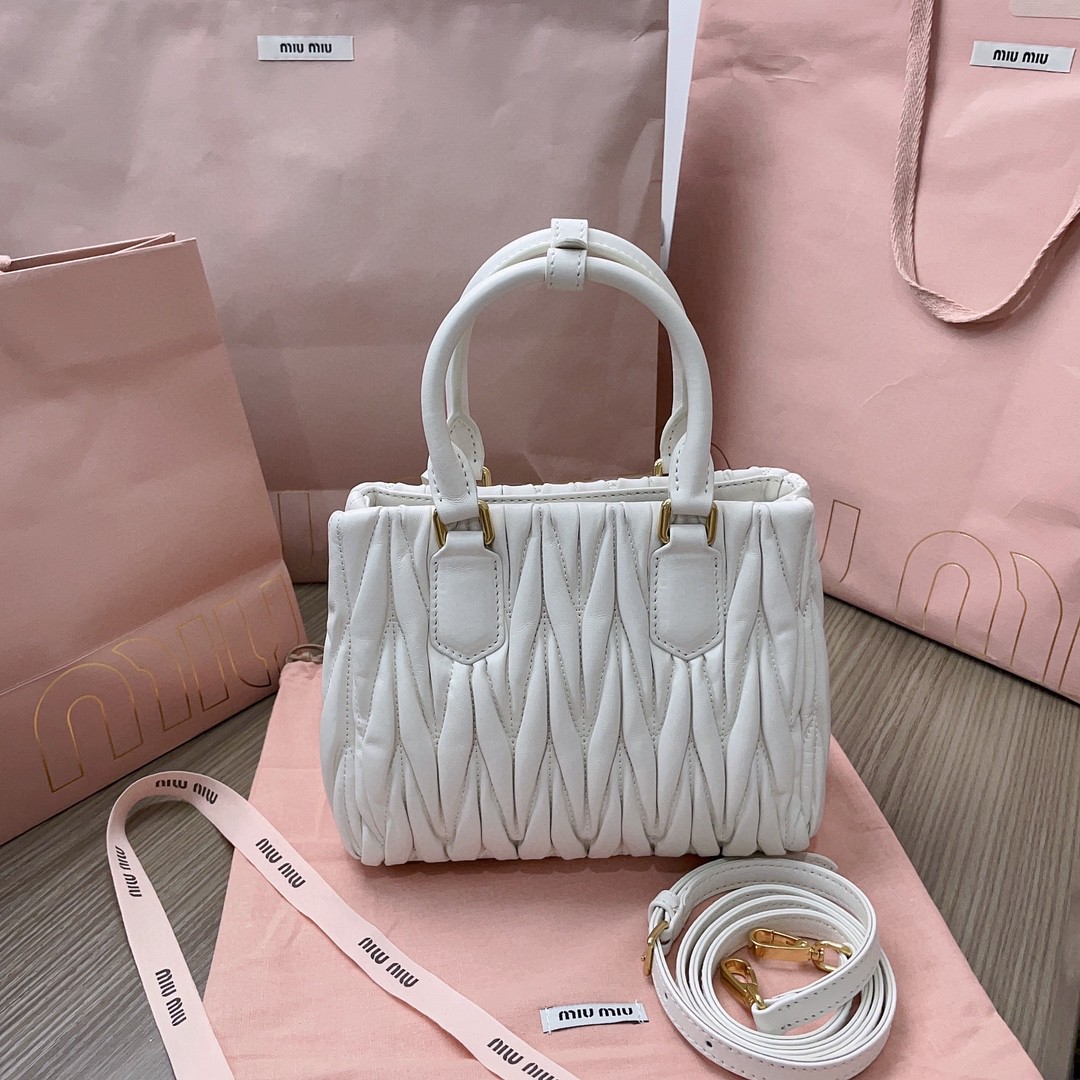 Miu Miu matelassé nappa leather handbag white 5BA259