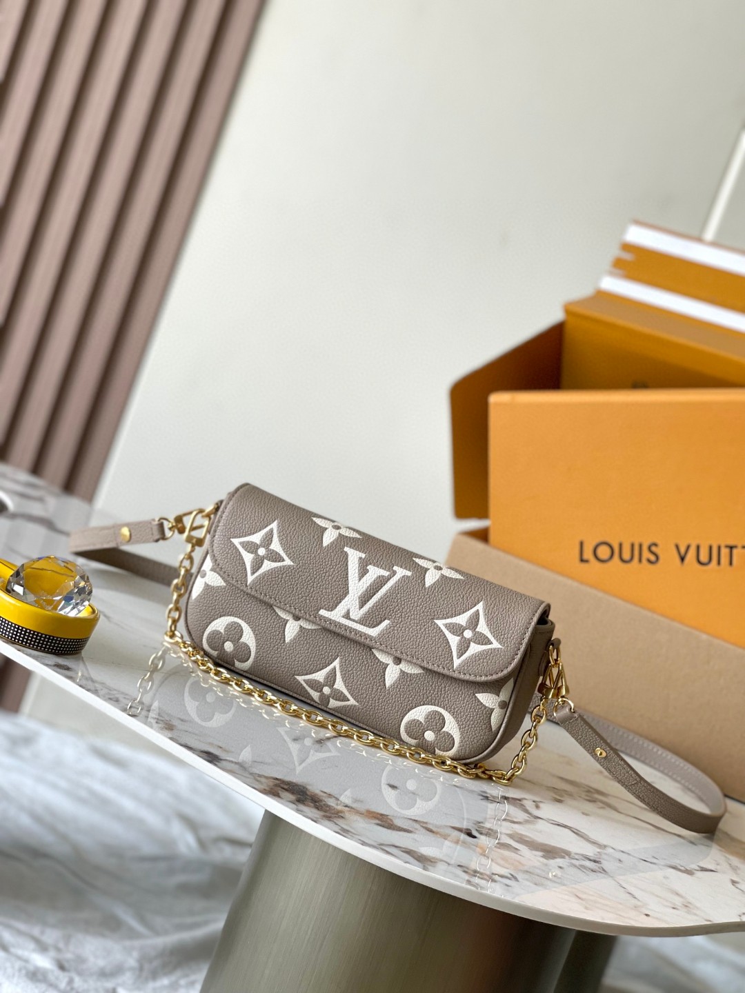 Louis Vuitton M82211 Wallet On Chain Ivy lv1