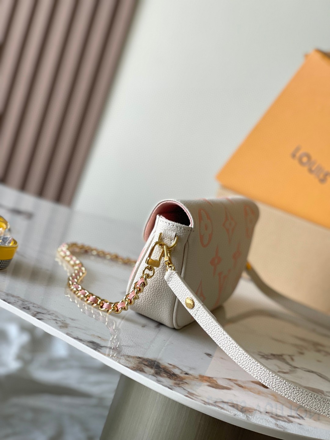 Louis Vuitton M83026 Wallet on Chain Ivy