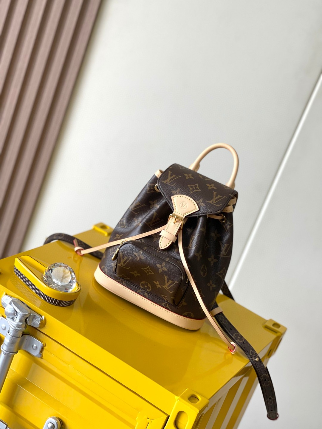 Louis Vuitton M11199 Montsouris Mini