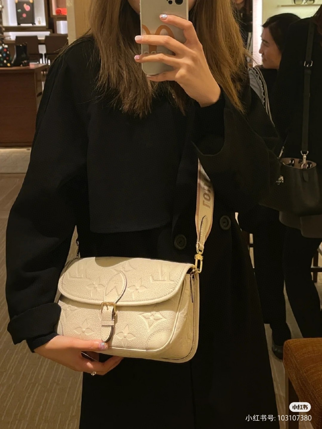 Louis vuitton M46388 Diane creme LV1