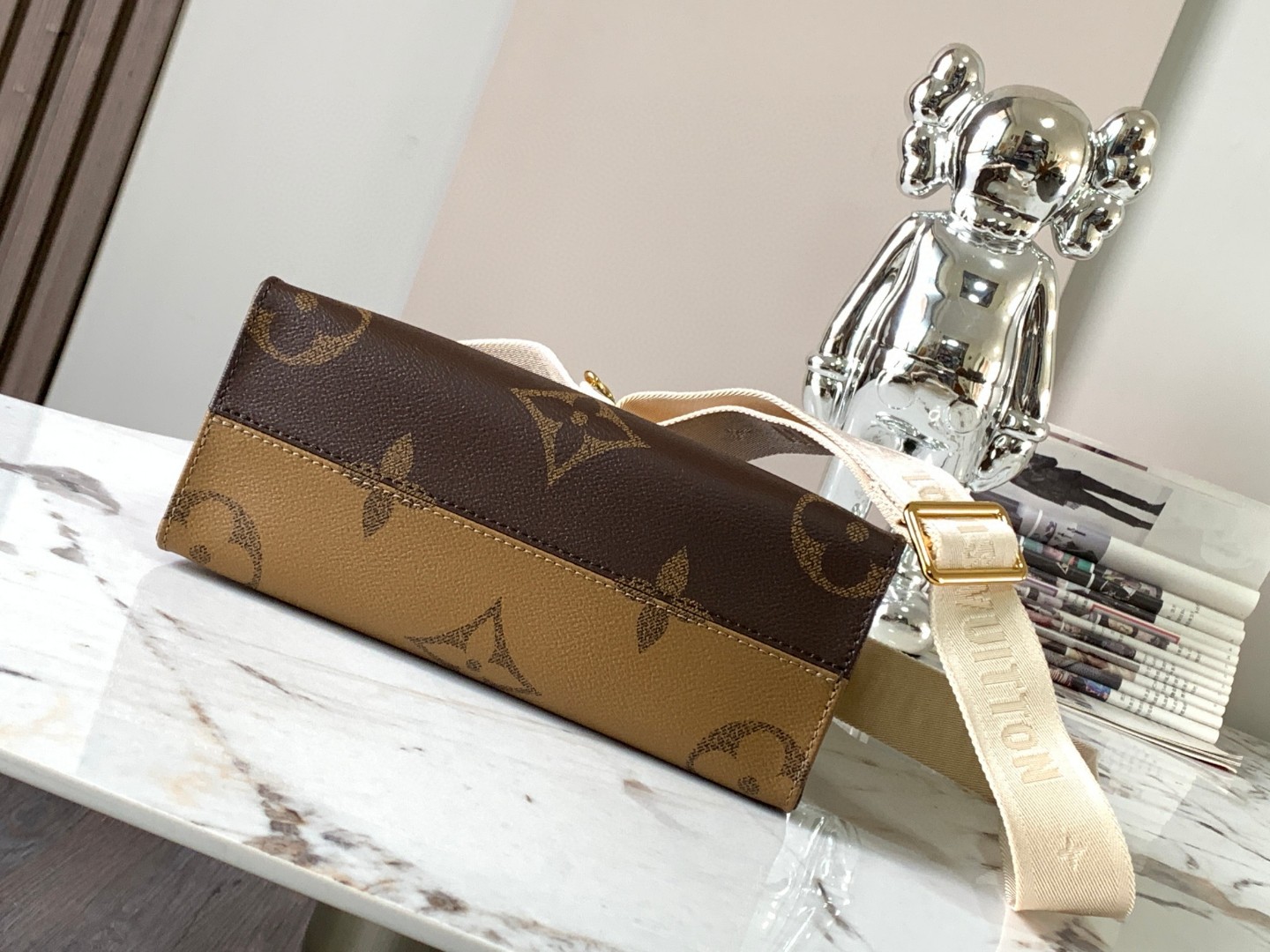 Louis Vuitton M46373 OnTheGo PM Tote Bag
