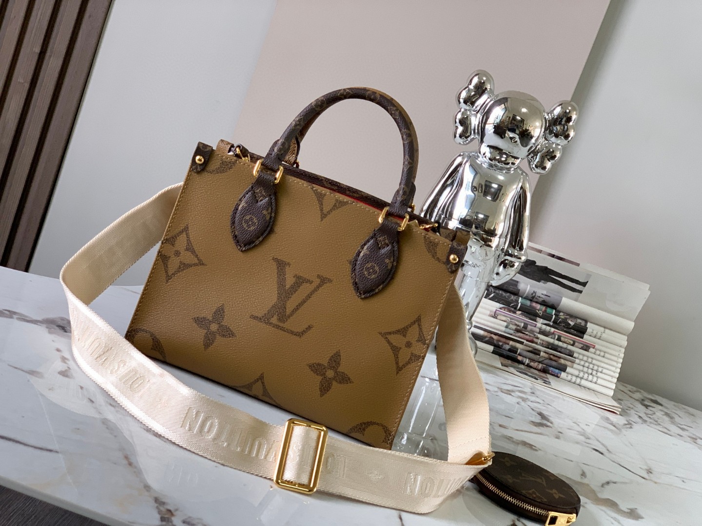 Louis Vuitton M46373 OnTheGo PM Tote Bag